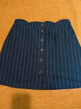 Banyan Tree Gray Pinstripe Button-Front Mini Skirt Medium